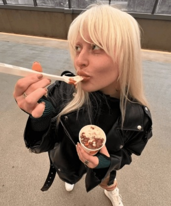 Приготовься к магическому путешествию в мир наслаждения и релаксации! 💋 У меня множество положительных отзывов от моих довольных клиентов, которые оценили мою индивидуальность и креативность. Я ухожена и стильна, фото соответствуют действительности. Жду тебя в Москве, чтобы сделать эту встречу особенной и незабываемой! 😍 Раиса
